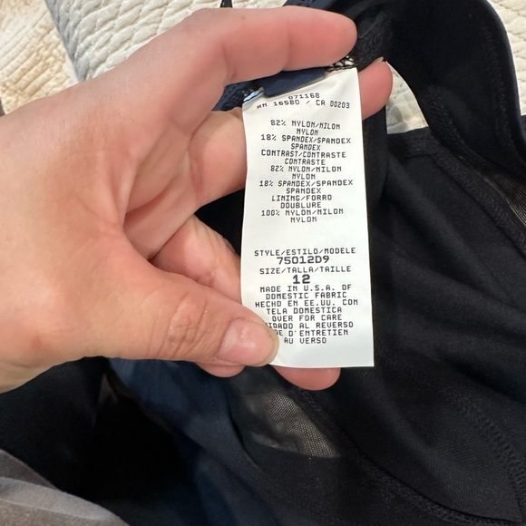 ANNE COLE ‼️NEW‼️ Elegant Black One-Piece Swimsuit - Picture 7 of 9